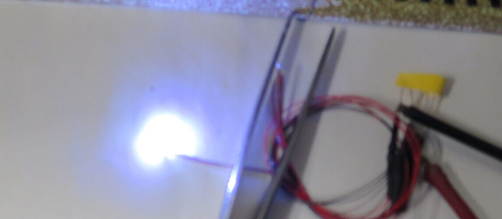 (D8) Micro LED 10x Cool White 402 8-16 Volt HO Complete Connection Ready!!