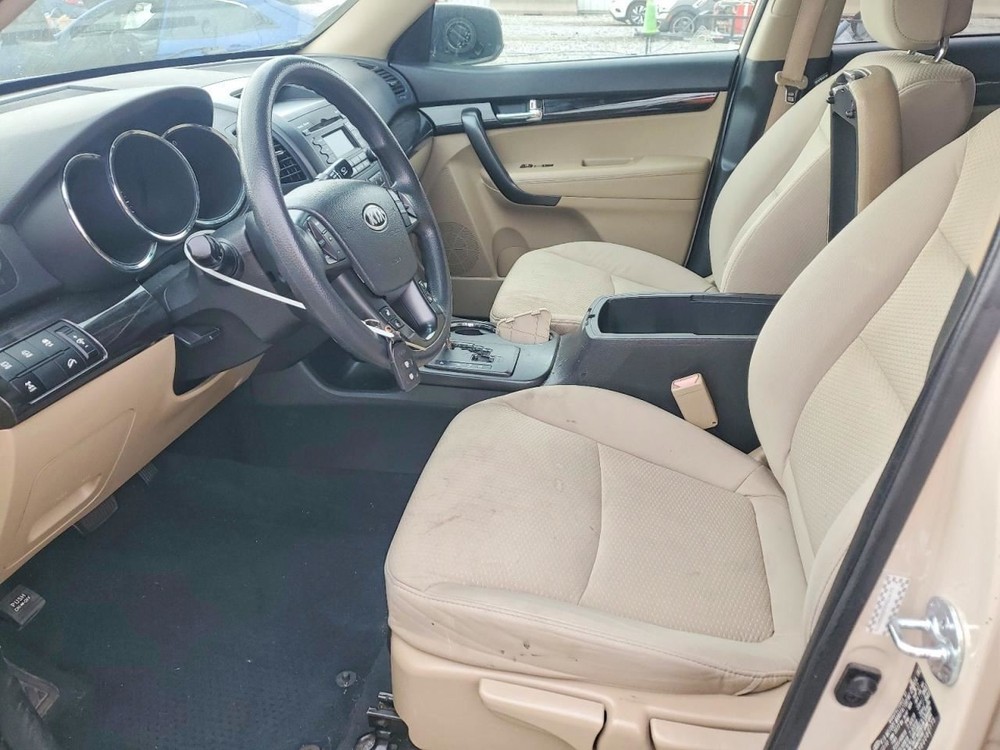 SORENTO 2011 Glove Box 5050733