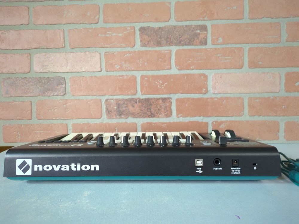 Novation Launchkey 25 Mk2 Midi Keyboard Controller