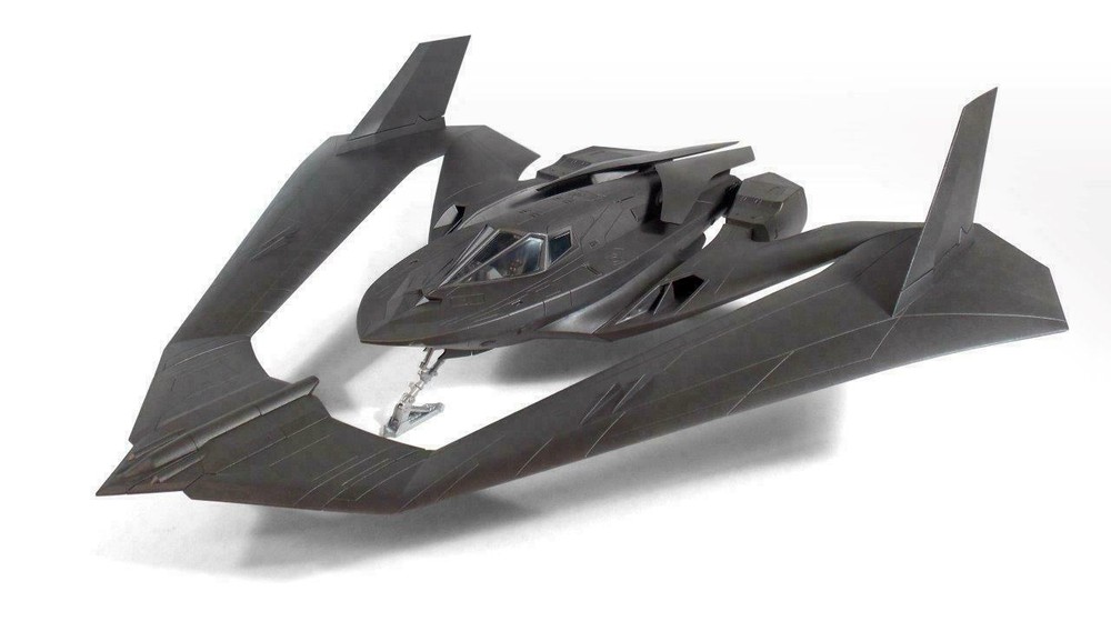 Batman vs. Superman - Batwing 18 inch wing span