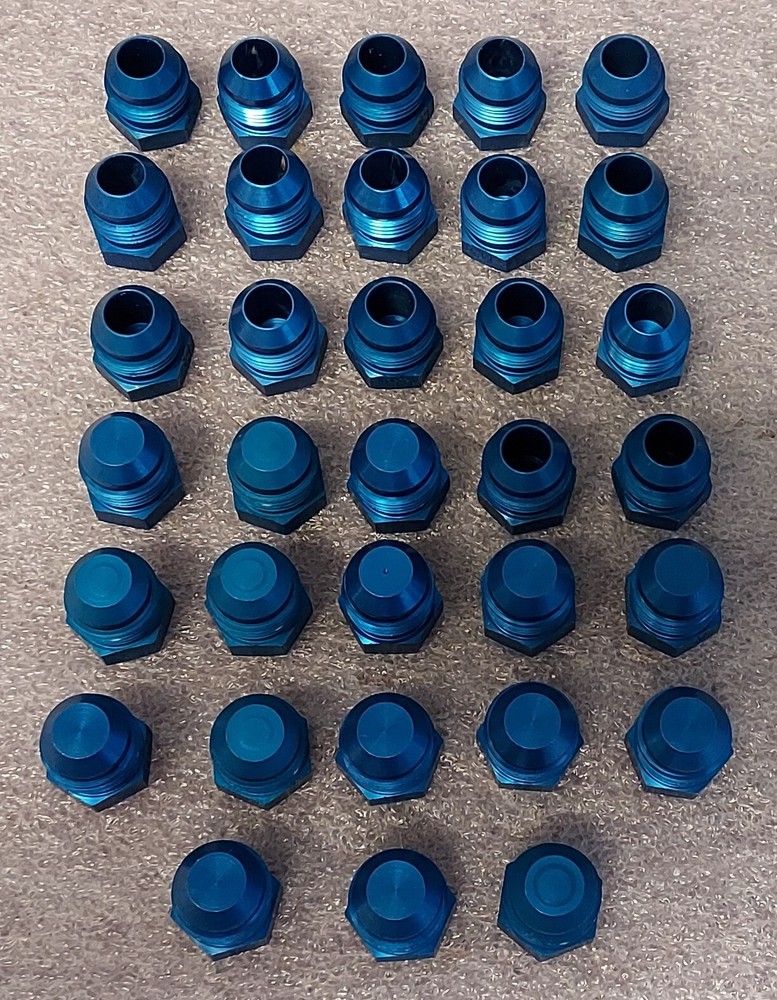 '1 PIECE' - PN# MS24404D8 - PLUG, TUBE FITTING, THREADED