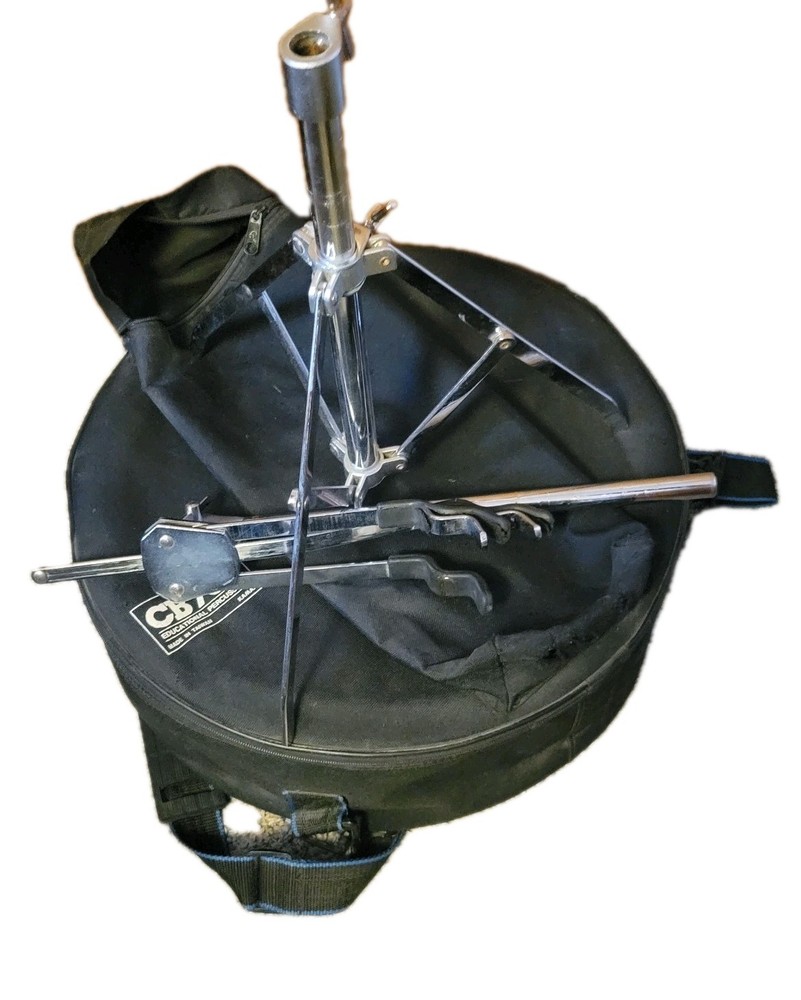 CB700 Snare Drum With Carrying Case Pease See Description