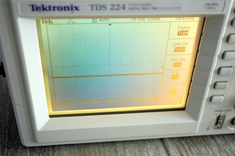 TEKTRONIX MODEL TDS 224 4 CHANNEL REAL TIME DIGITAL SCOPE