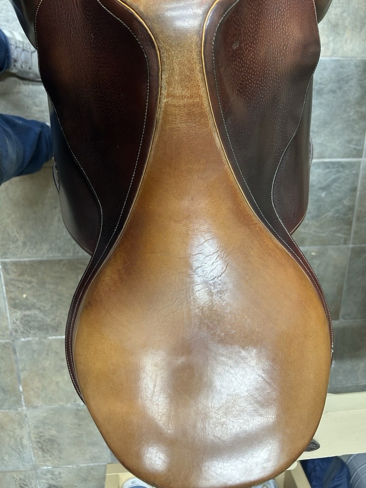 Childeric Hunter Jumper Saddle 17.0