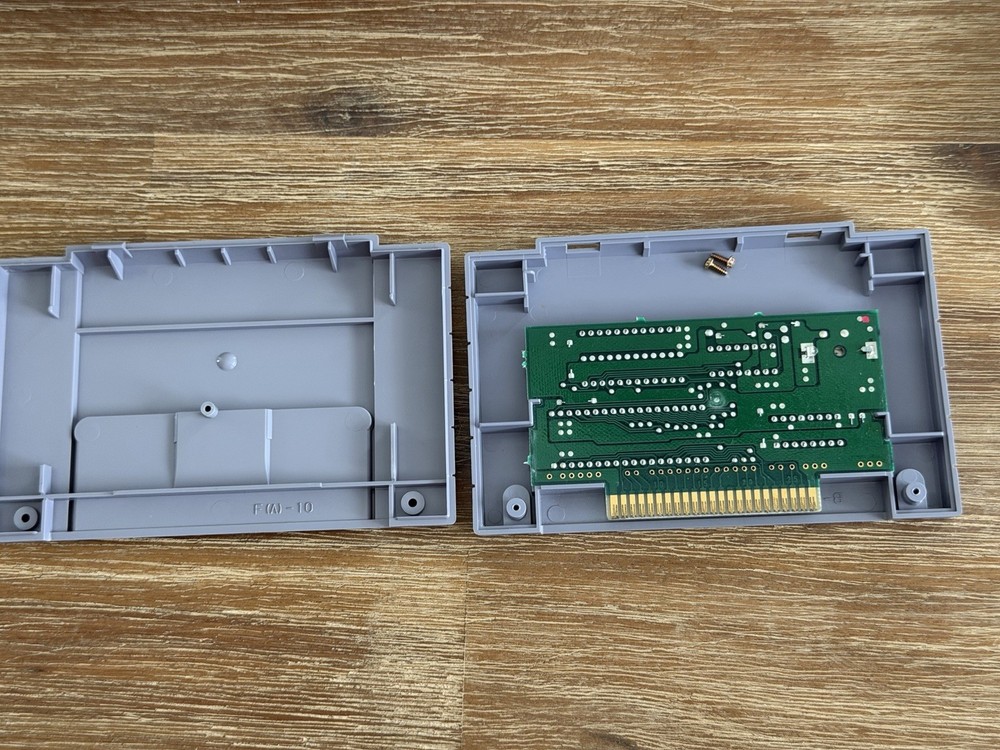 PRISTINE SNS-001 Console w/ Super Mario World & Manual + Controller & Cords