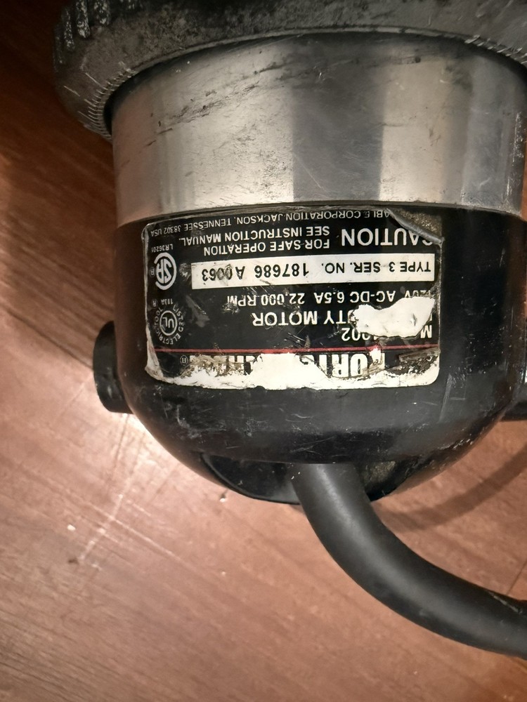 Porter Cable 690LR Heavy Duty Router w/ Model 1002