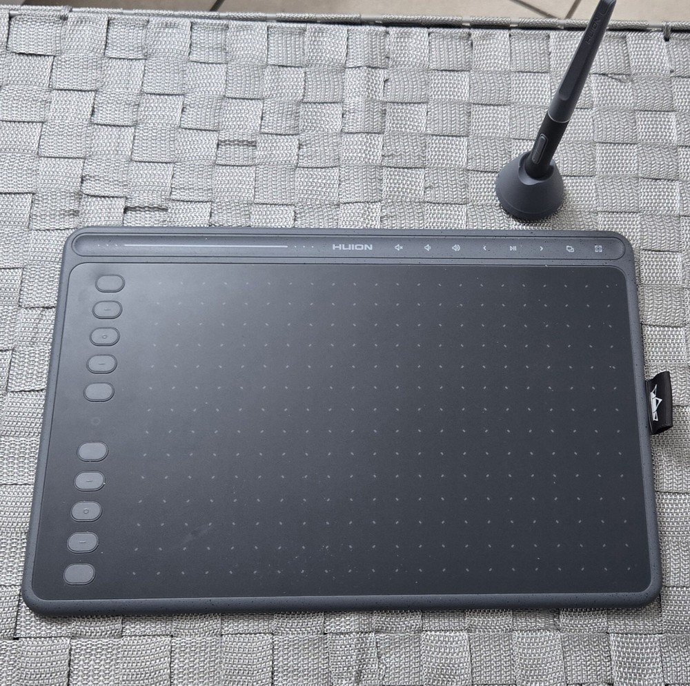 Huion Cambas Pro HS611.