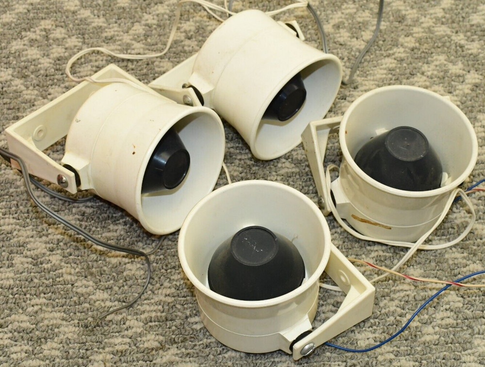 (Set of 4) - Mini Loudspeaker Wall Mount WHITE - Used