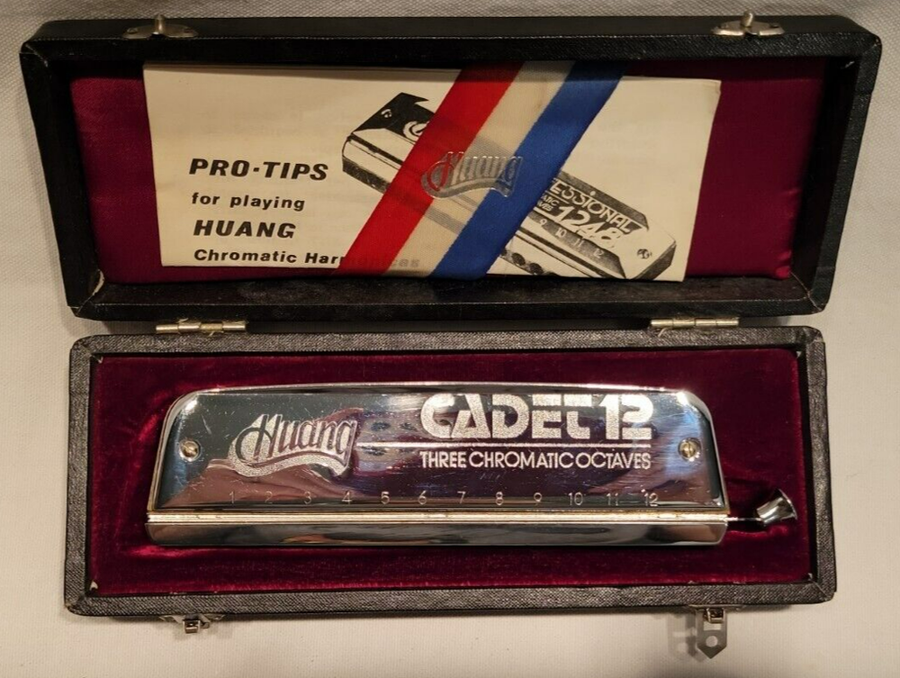 Huang Cadet 12 Harmonica w/Case and Pro-Tips Sheet