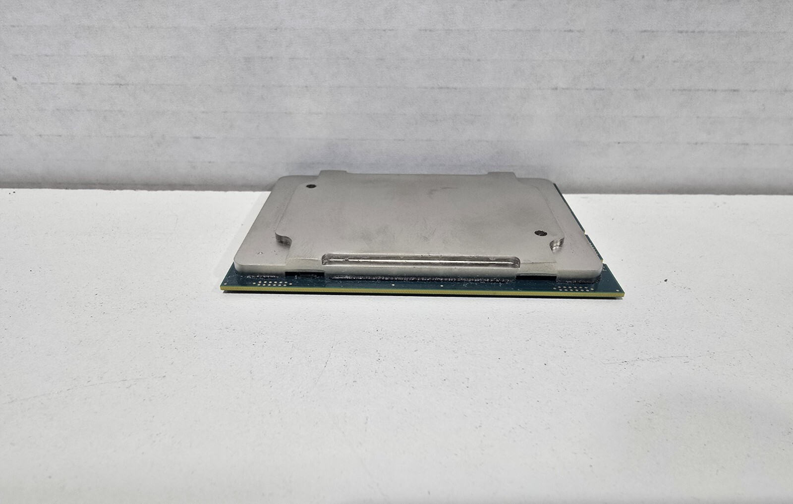 Intel Xeon Gold 5220 18 Core Server Processor CPU SRFBJ 2.2 GHz FCLGA3647