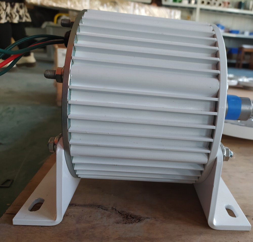 2000W Permanent Magnet Generator 3 Phase 48V Synchronous Low Torque Dynamo Motor