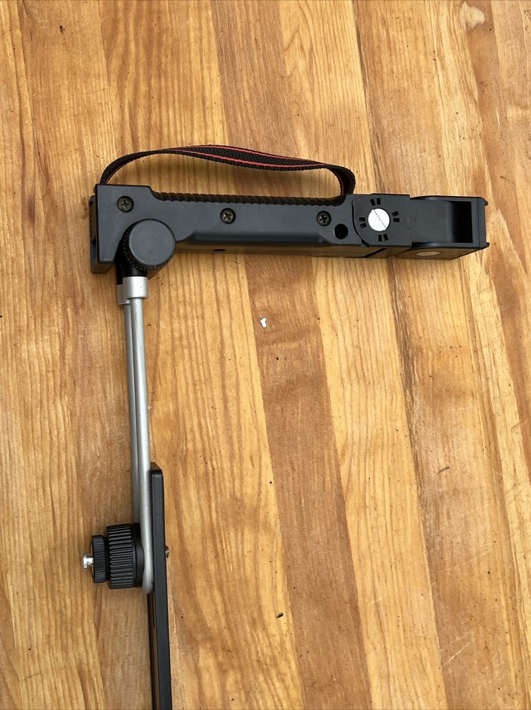 PhotoCo Quick Flip Professional Camera And Flash Bracket Made In Germany