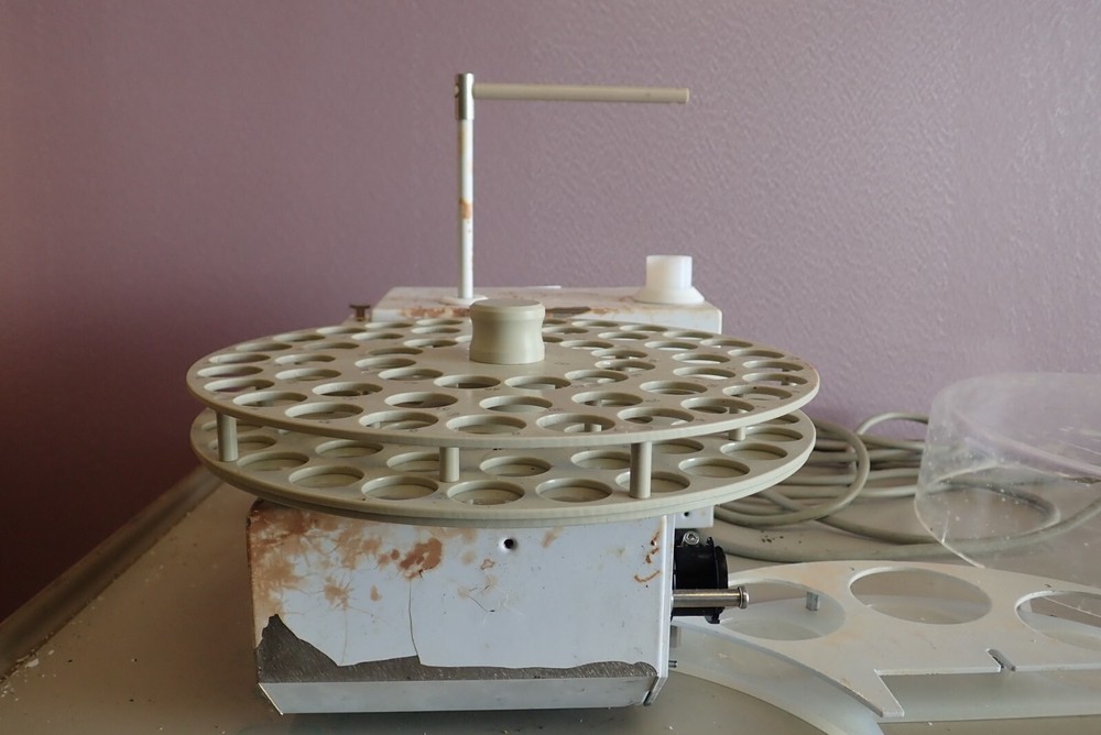 Agilent Technologies G136B Integrated Autosampler