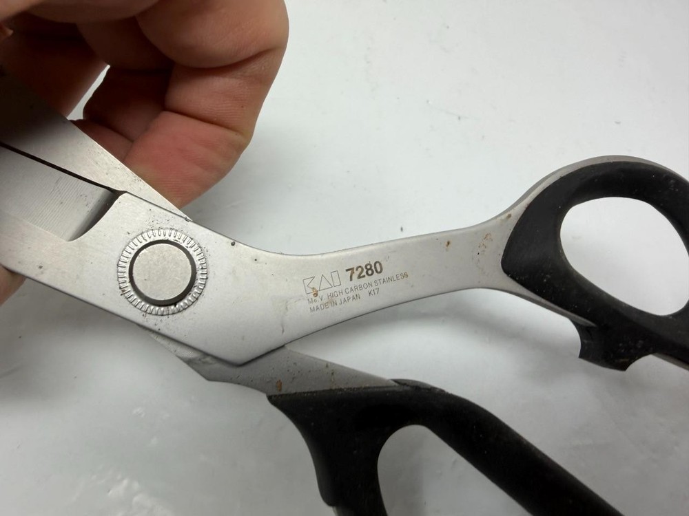 Kai 7280 11-Inch Professional Tailoring Scissors Shears