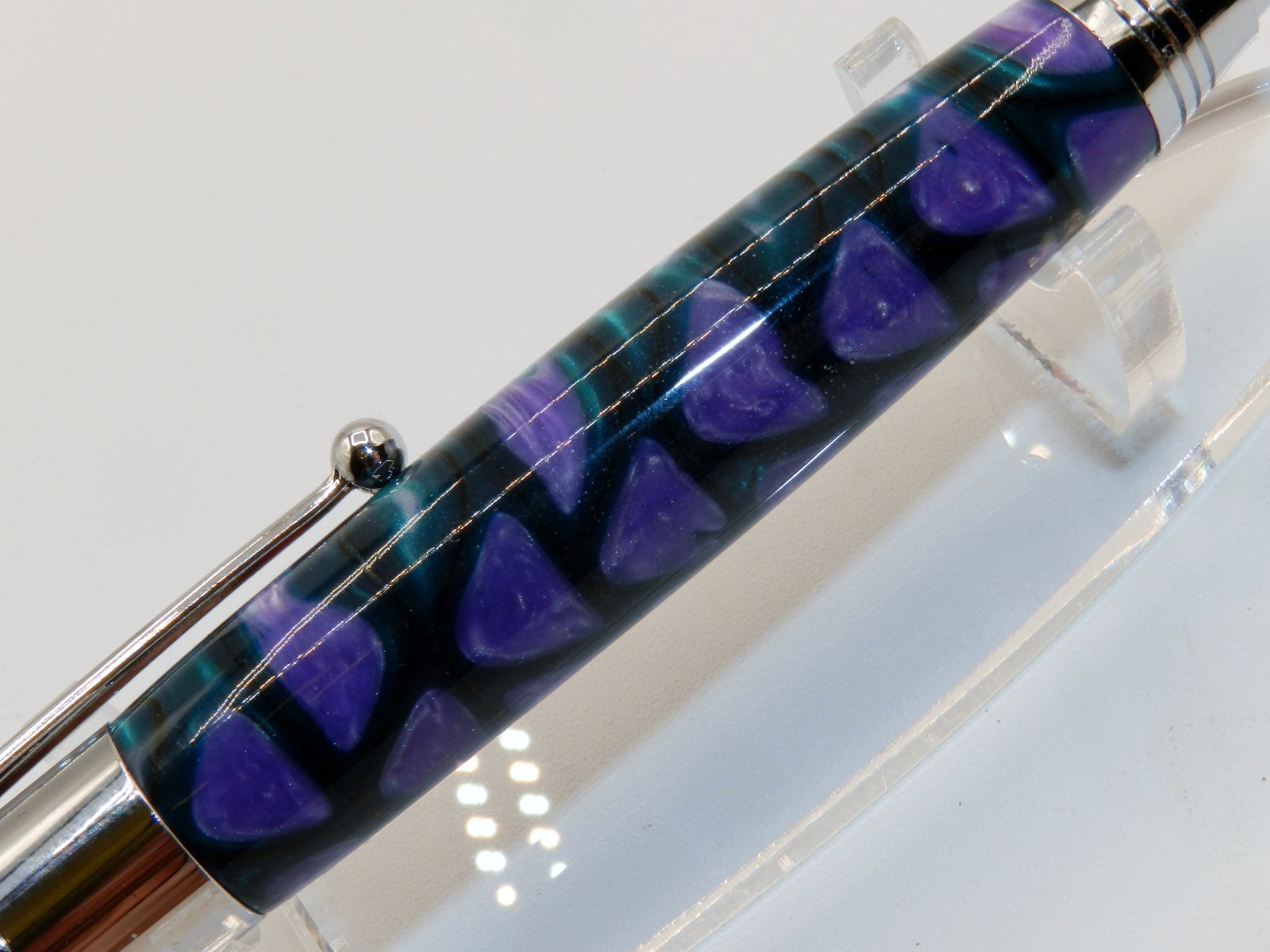 Chrome finish 5.6mm Sketch Pencil. Hand made with Lilac Acrylester. #157