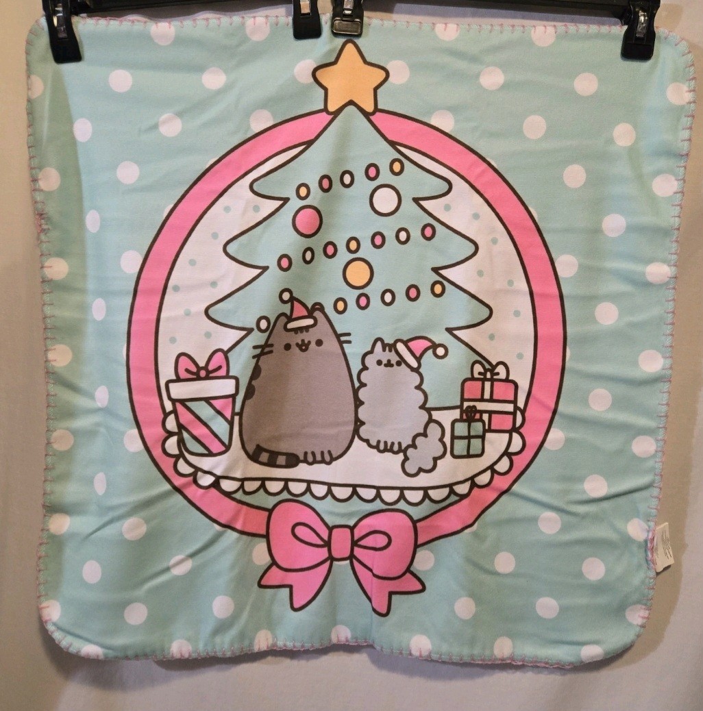 NWT Pusheen Cat Bed Mini Christmas Throw Blanket Cuddler Pet Holiday Culturefly