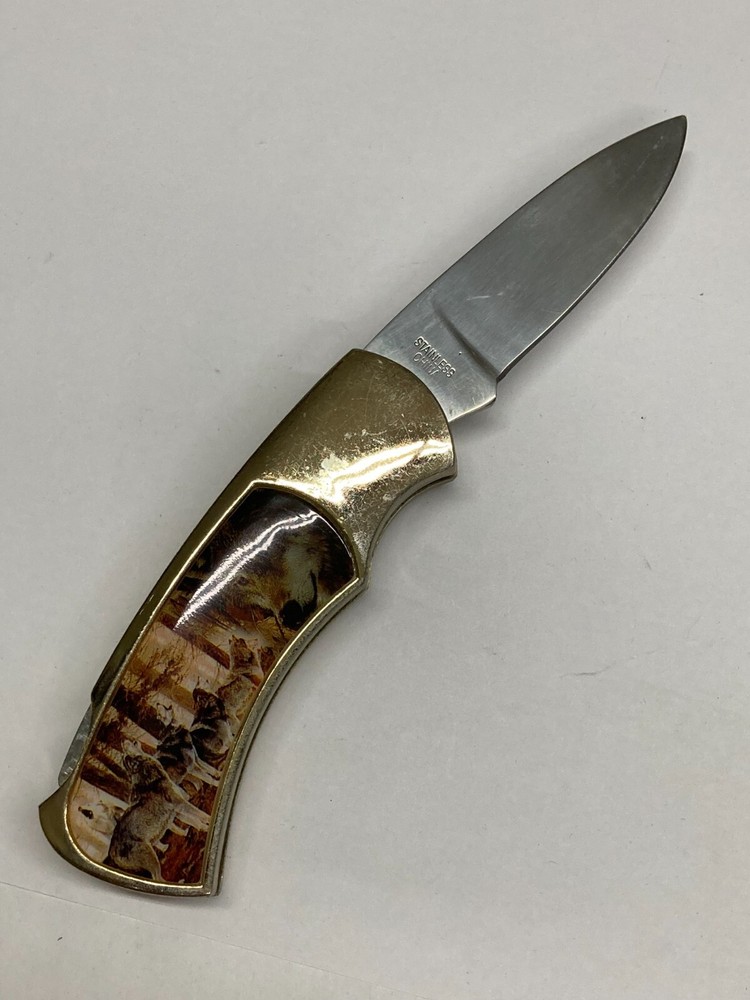 Wolf Pack Commemorative Knife in Presentation Box WPCKT
