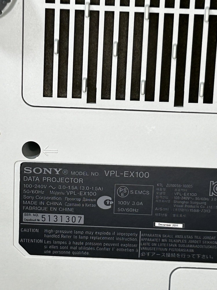 SONY DATA PROJECTOR white W/ Power Cable , Remote & Adapter VPL-EX100 *Tested*
