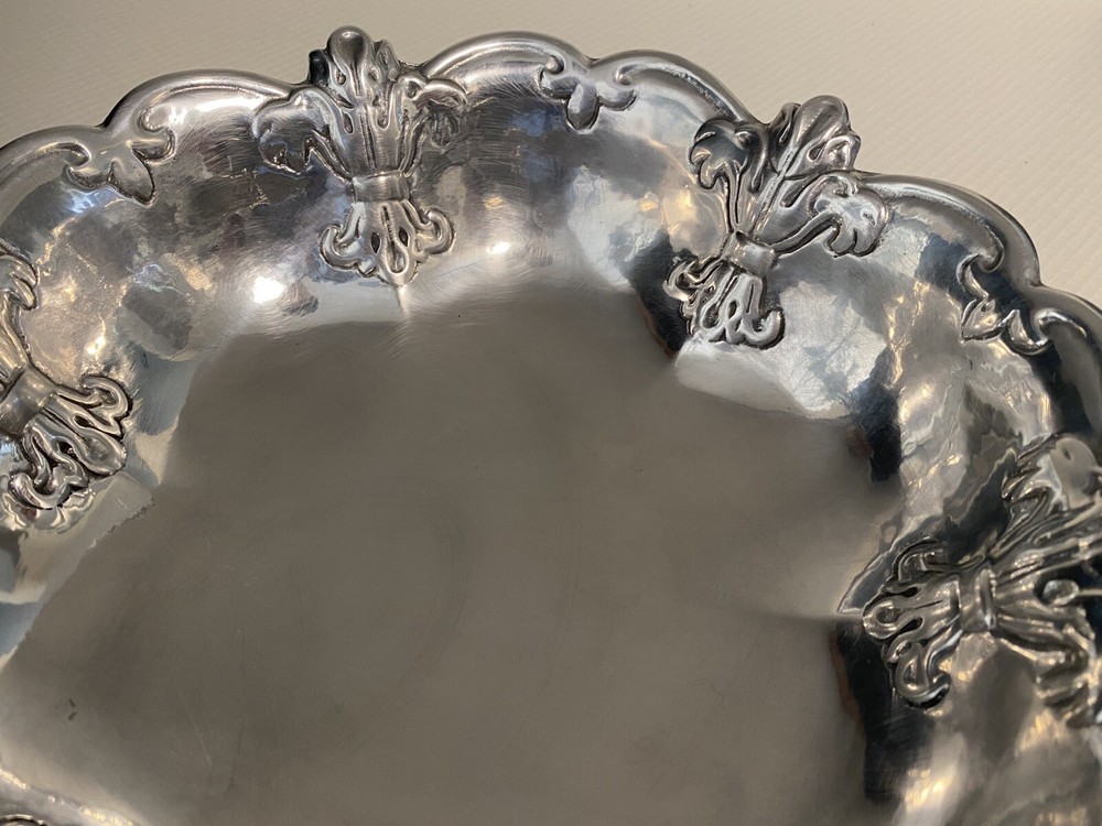 Fruit Bowl Silver fleur de lys 2009 Read The Description