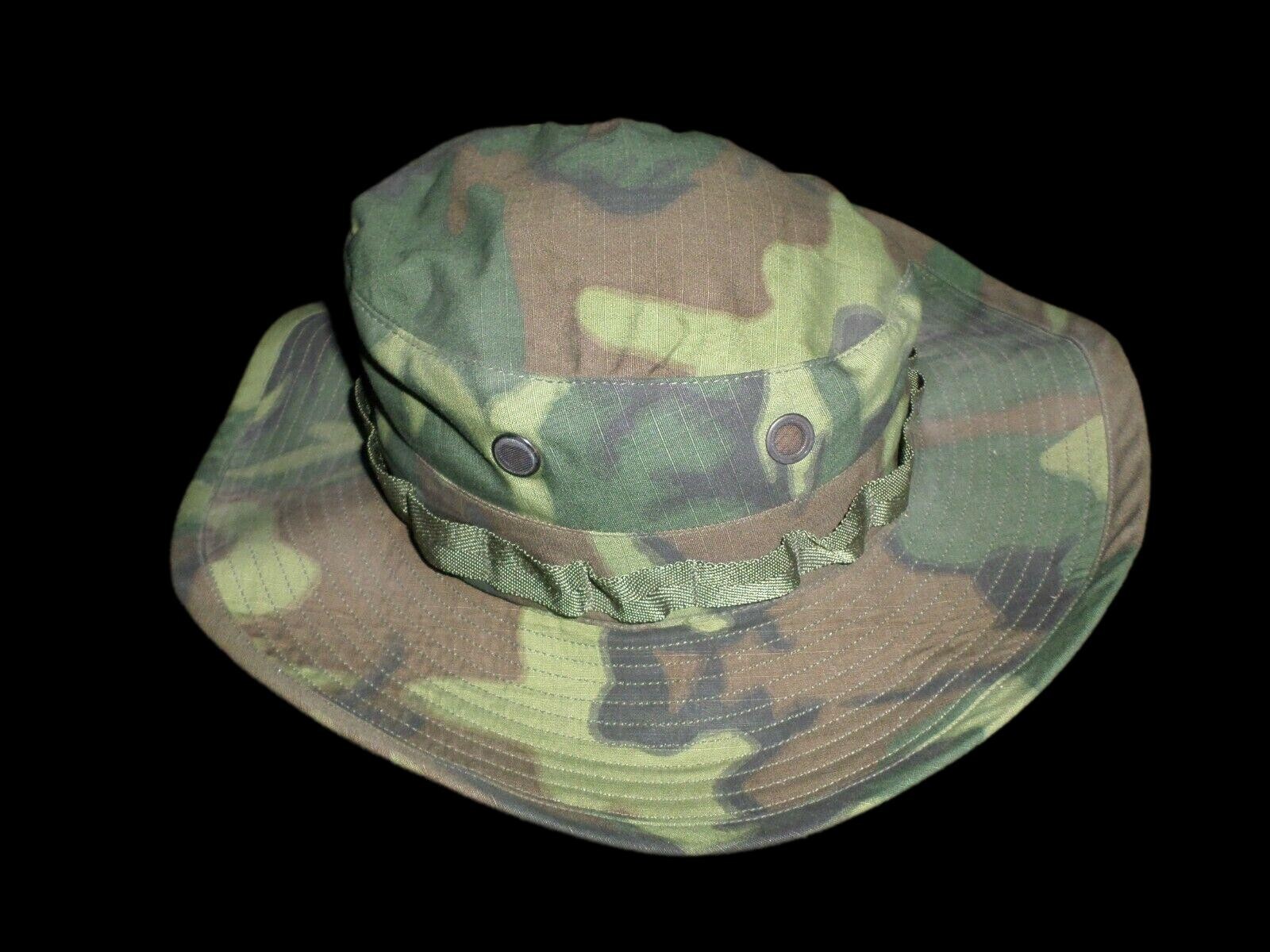 U.S MILITARY ISSUE VIETNAM JUNGLE HAT CAMOUFLAGE BOONIE HAT GENUINE 1968 SURPLUS