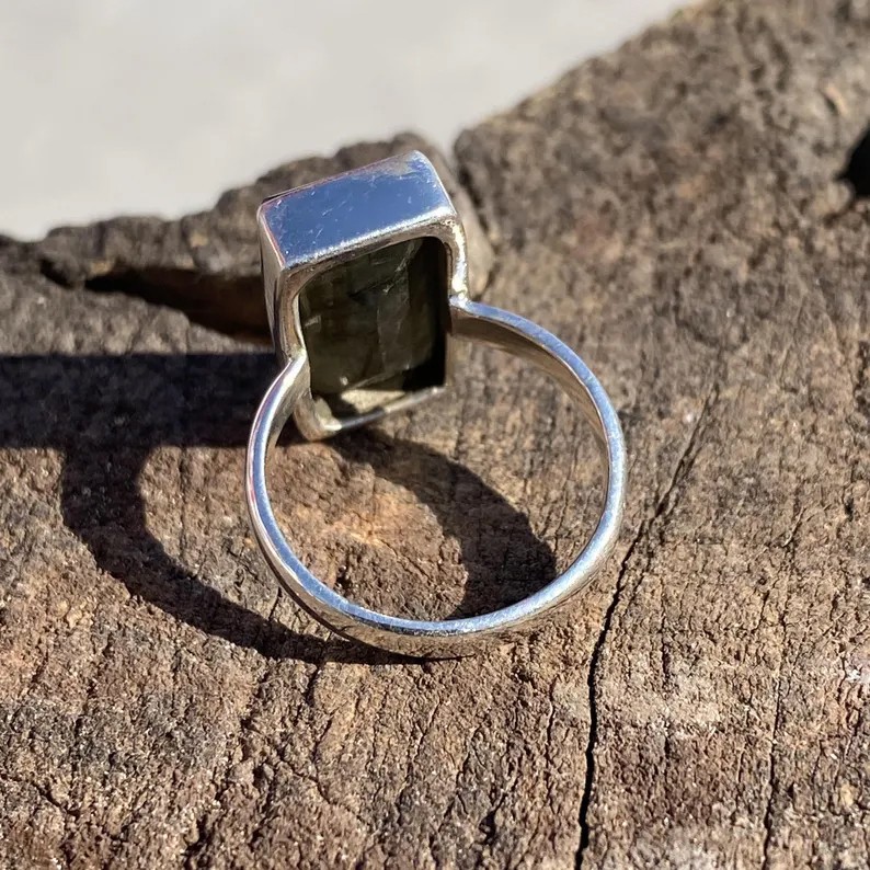 Solid 925Sterling Silver Labradorite Blue Flash Rectangle Gemstone Handmade Ring