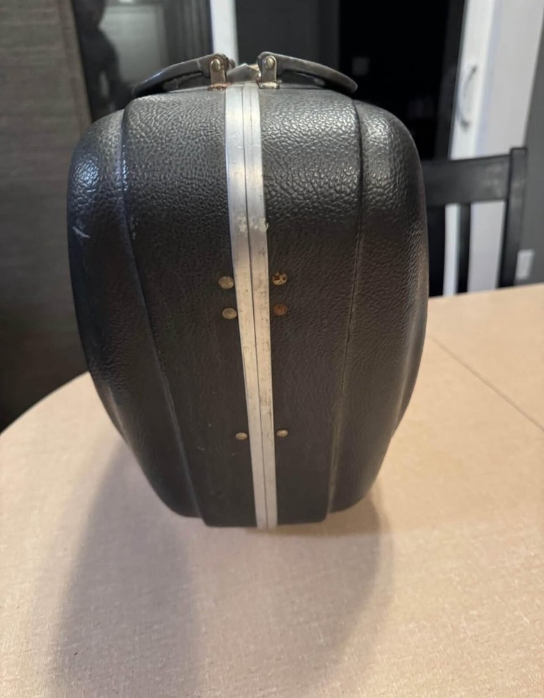 Million Miler Bowling Ball Carrier Clam Shell