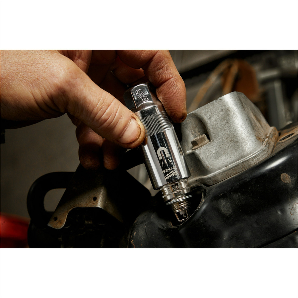 Milwaukee Tool 3/8" Drive 5/8" Magentic Spark Plug Socket