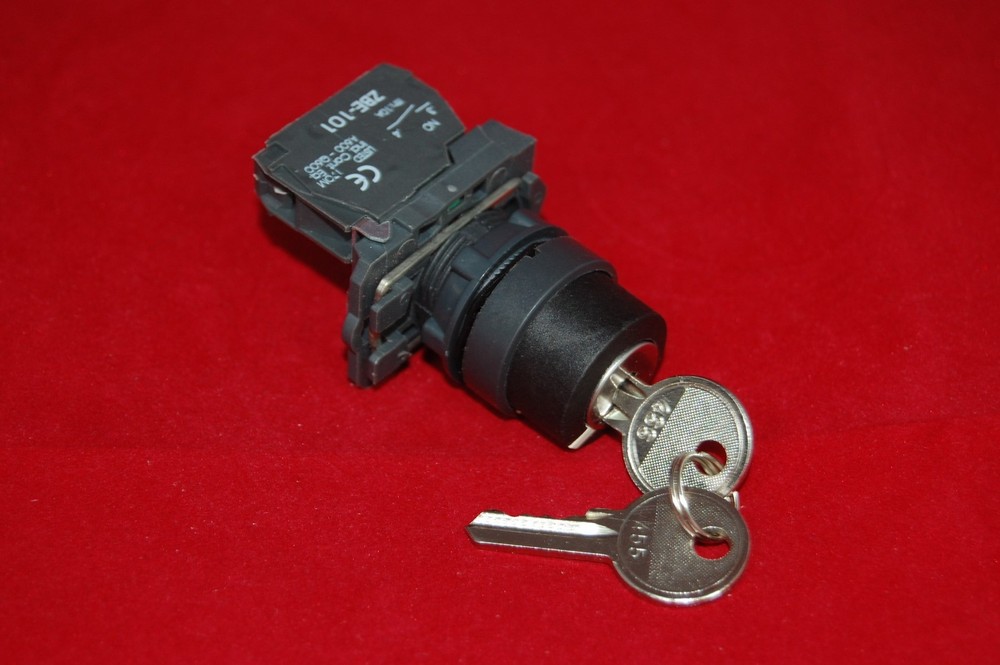 1PC 22mm Key switch 2 Position Fits Plastic XB5 AG41 1NO Latching