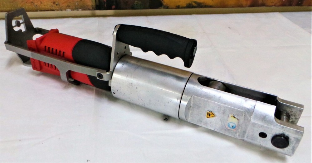 ACO401 Battery Pressing Tool with Case.