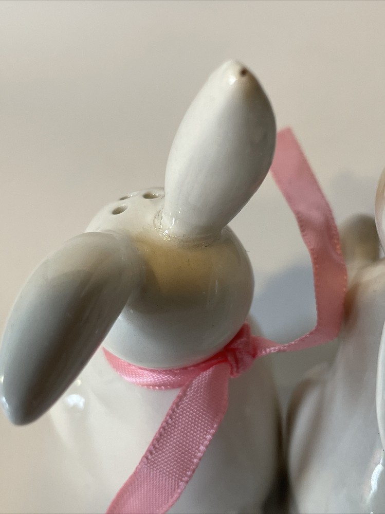 Hallmark Bunnies S & P Set Ear Repaired Ceramic