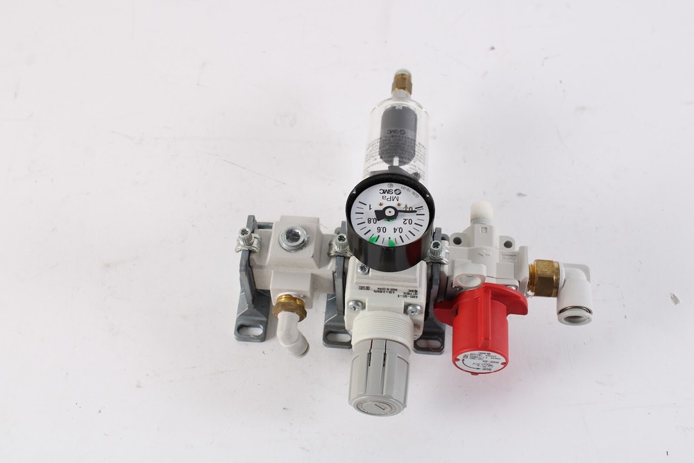 SMC AW20-02C-B Filter Regulator W/ Gauge
