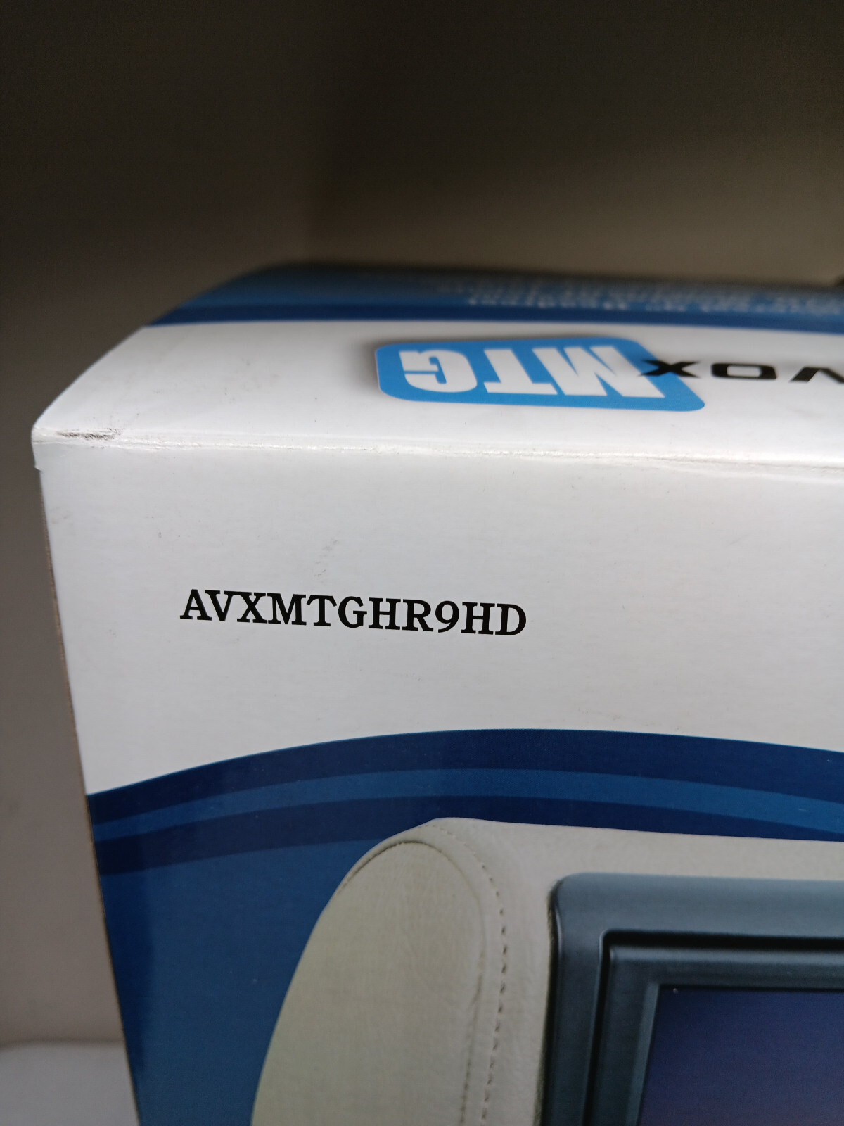 Audiovox AVXMTGHR9HD 9" Headrest HD Monitor w/ DVD Player