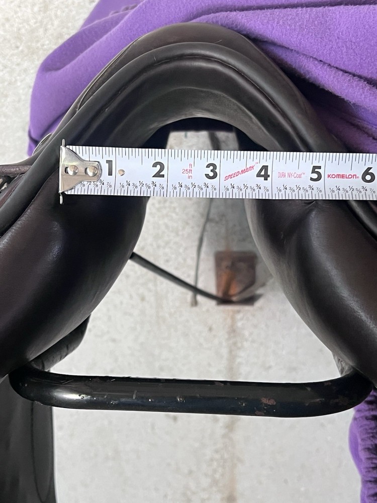 Prestige Roma Jump Saddle