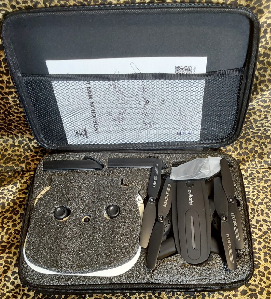 ZUHAFA T4 FOLDABLE DRONE WITH CASE - untested