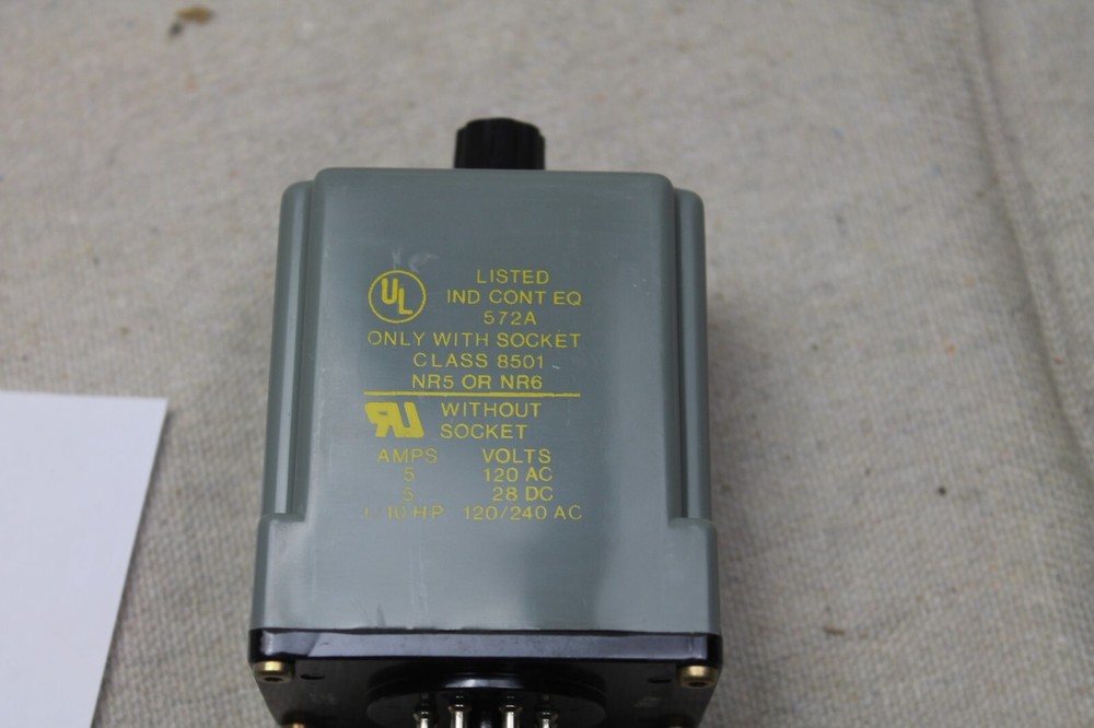 Square D 8501 JCK-13 Series A Solid State Timing Relay On Delay 0.6-60 Sec. 120V
