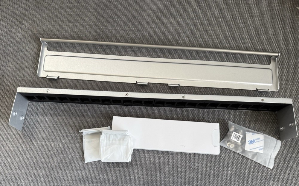 Ubiquiti Unifi Rack Mount Blank Patch Panel 24-Port UACC-RACK-PANEL-PATCH OPEN B