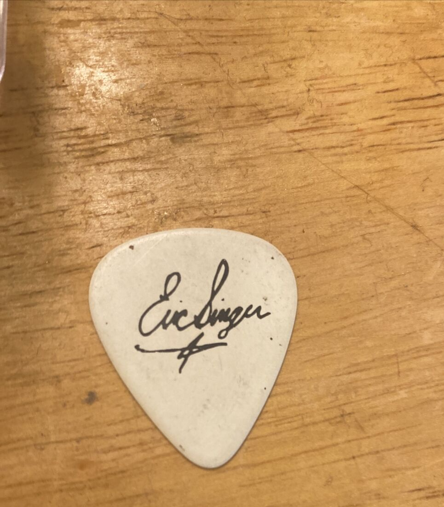 kiss guitar pic 40 years anniversary Eric Singer