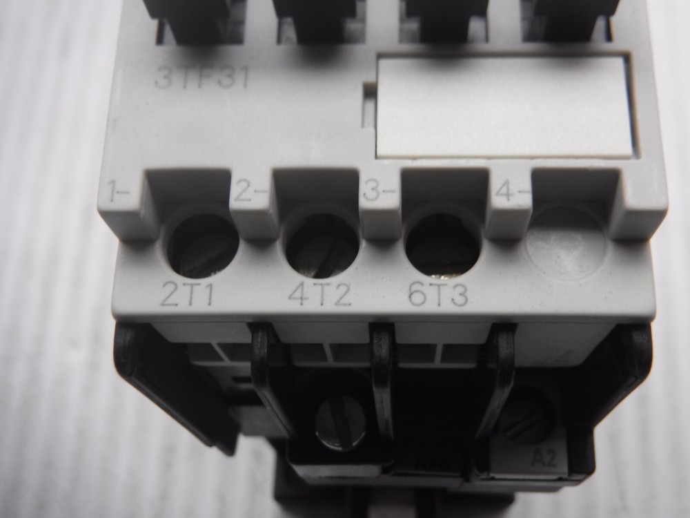 Siemens 3TF3100-0B Contactor 18A 600VAC