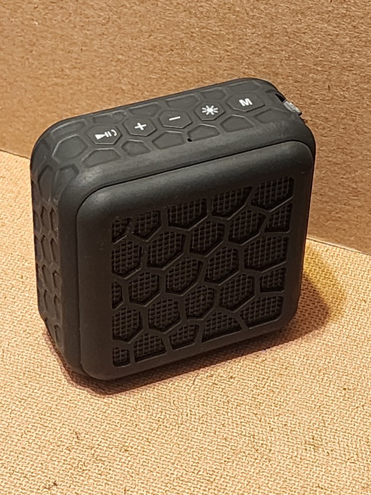 BlueAnt VIVID Portable Bluetooth Speaker LED Lighting Dust Proof / Splash Proof