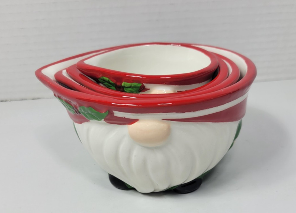 Gnome Christmas Nesting Measuring Cups