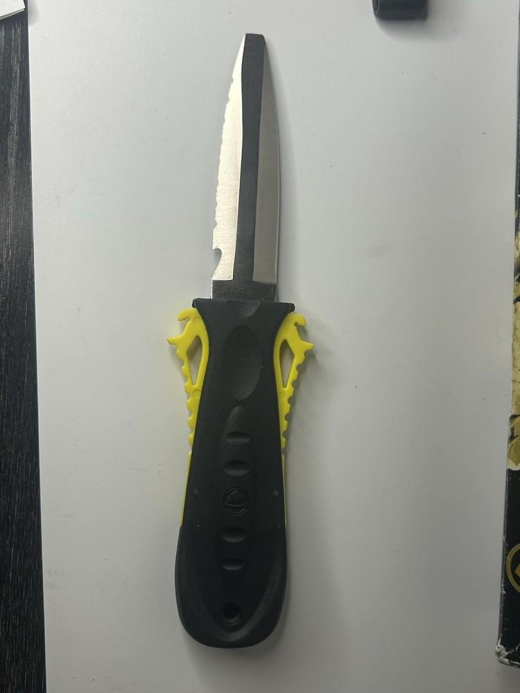 Wenoka Squeeze Lock Dive Knife
