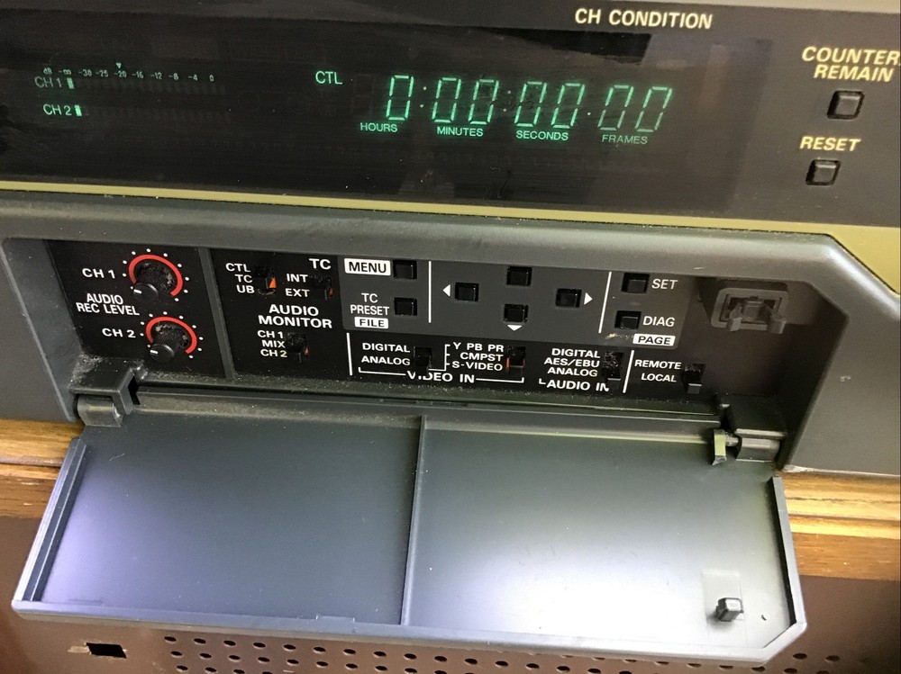 Panasonic DVCPro Digital Video Cassette Recorder AJ-D650