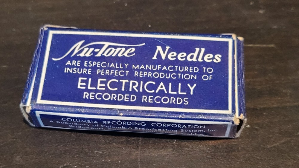 Nu Tone Gramophone phonograph needle Box - With Long Play Needles