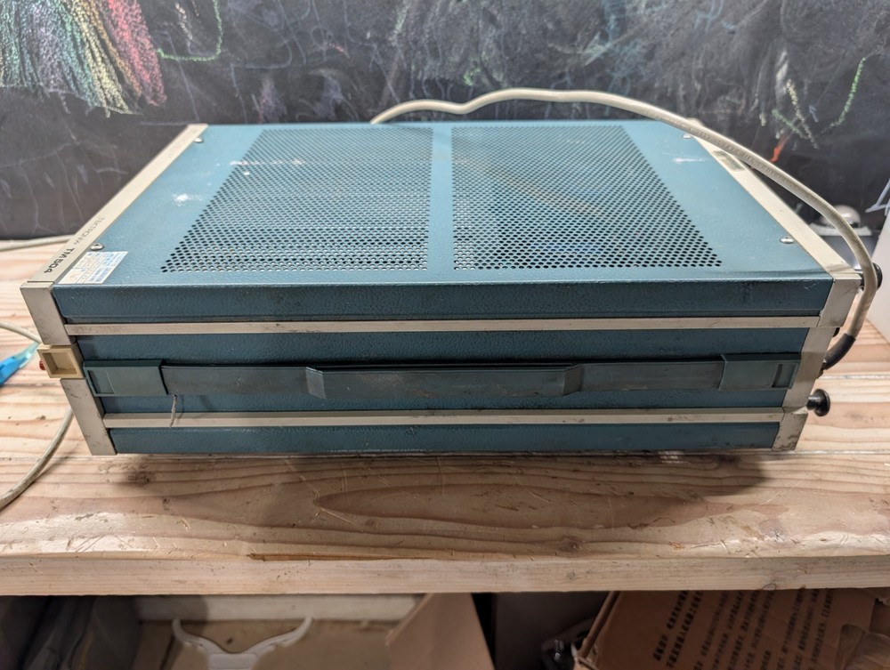 Tektronix TM-504 w/ PS501 PG505 FG502 Modules Powers On
