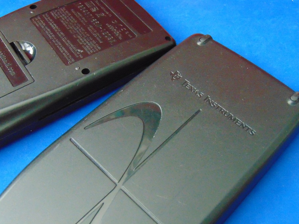 Texas Instruments TI-83 Plus Graphing Calculator with Case Good Condition Tested