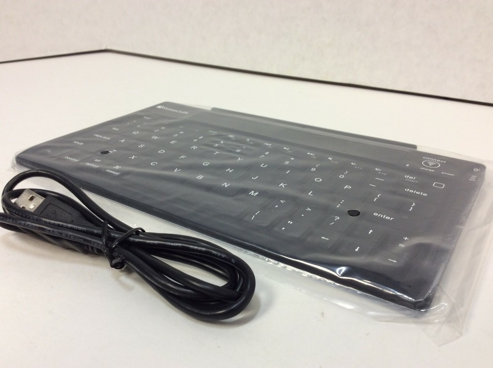 SumacLife Wireless Bluetooth Keyboard set-USED; specially designed for iPAD
