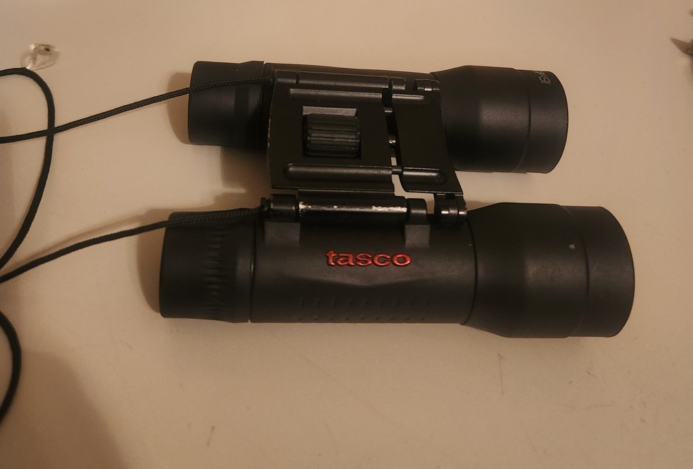 TASCO ES16X32 Essentials Binocular