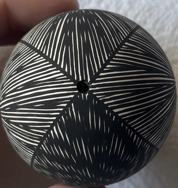 Southwest Native American Acoma Pueblo Pottery Signed Fine Line ‘Seed Pot’