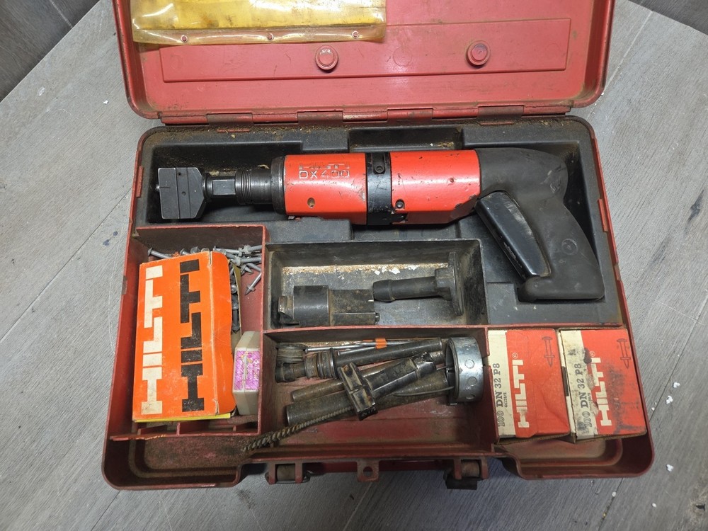 Hilti DX400B Powder Actuated Tool Stud Gun Case