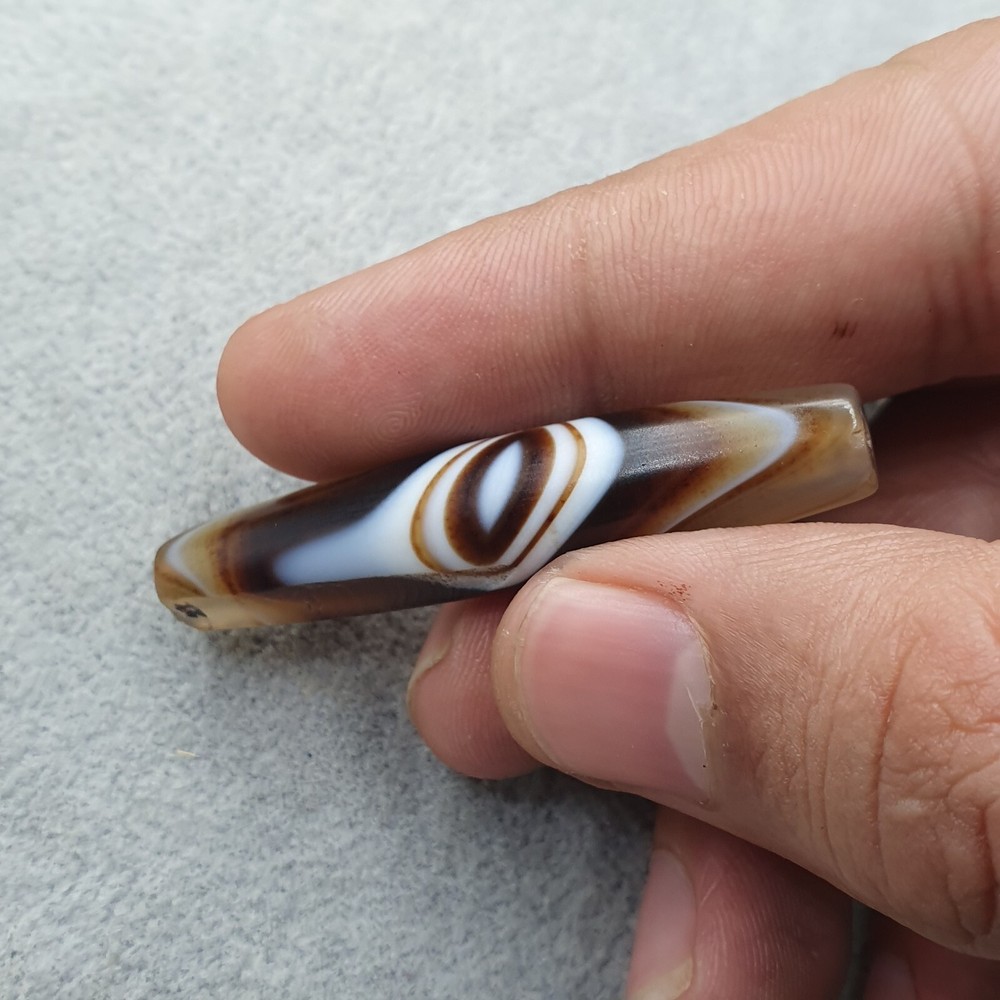 Vintage Natural Beautiful Eye Pattern Middle Eastern Agate Bead Amulet 48.5mm.